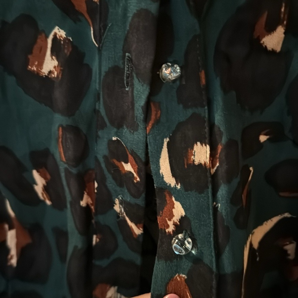 Karlie silky blouse, Large - Picture 3 of 11